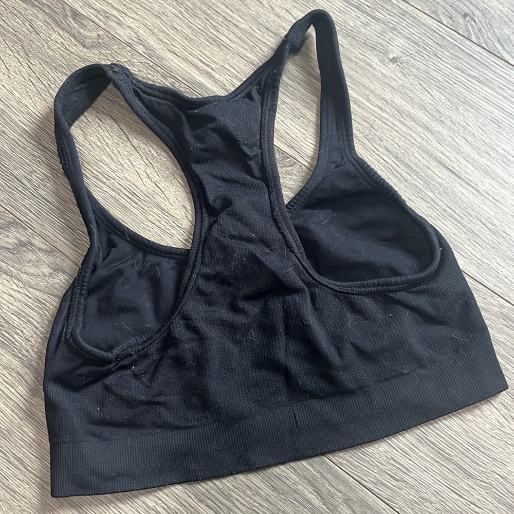 Black sports bra - Picture 2 of 2